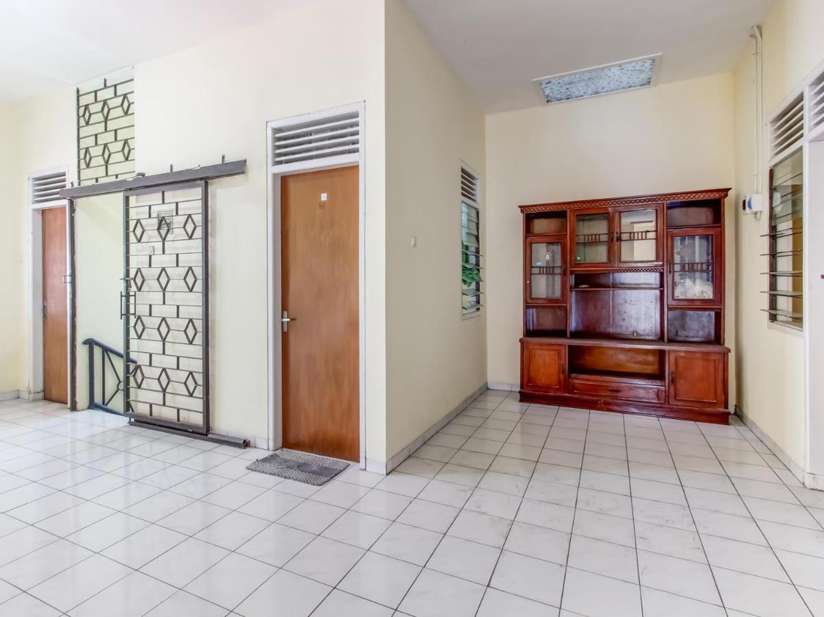 Oyo Life 91374 Asia Stay Semarang Syariah Екстериор снимка