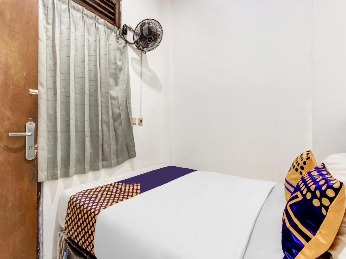 Oyo Life 91374 Asia Stay Semarang Syariah Екстериор снимка