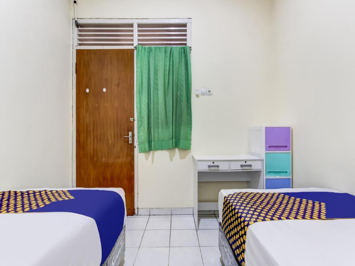 Oyo Life 91374 Asia Stay Semarang Syariah Екстериор снимка